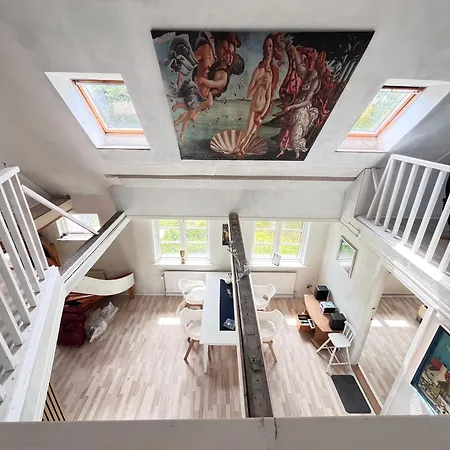 Arty House, 1 Guest house *